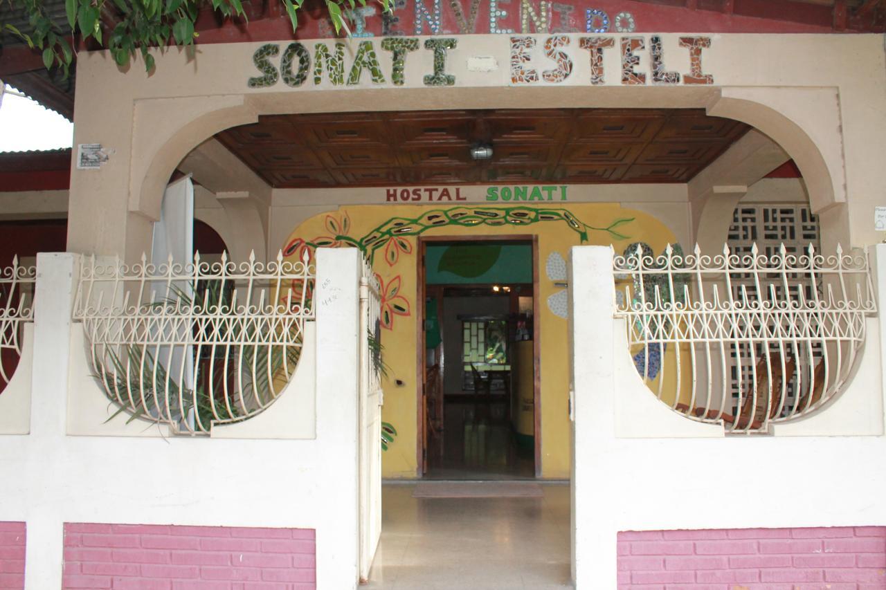 Hostal Sonati เอสเตลิ ภายนอก รูปภาพ